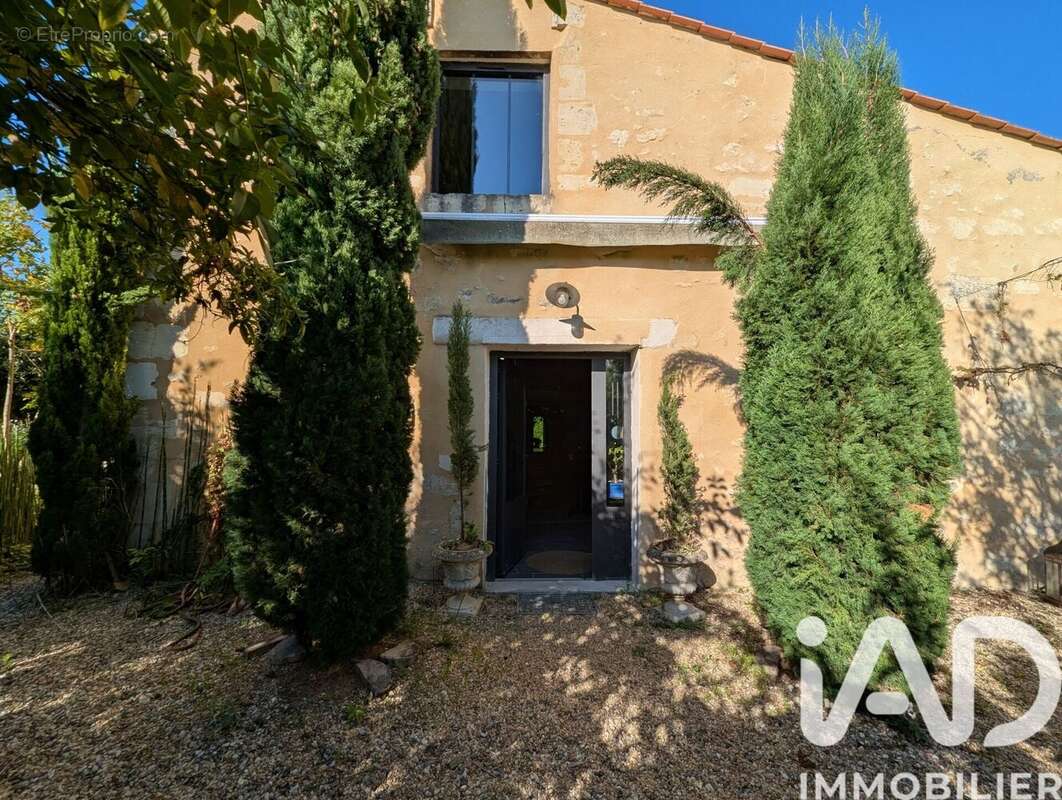 Maison 142 m² à Ambares-Et-Lagrave  - photo 2