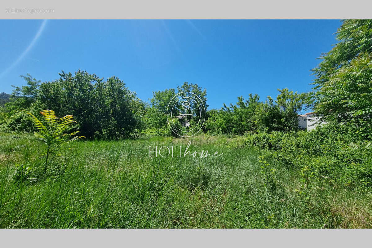 Terrain à MEYRARGUES