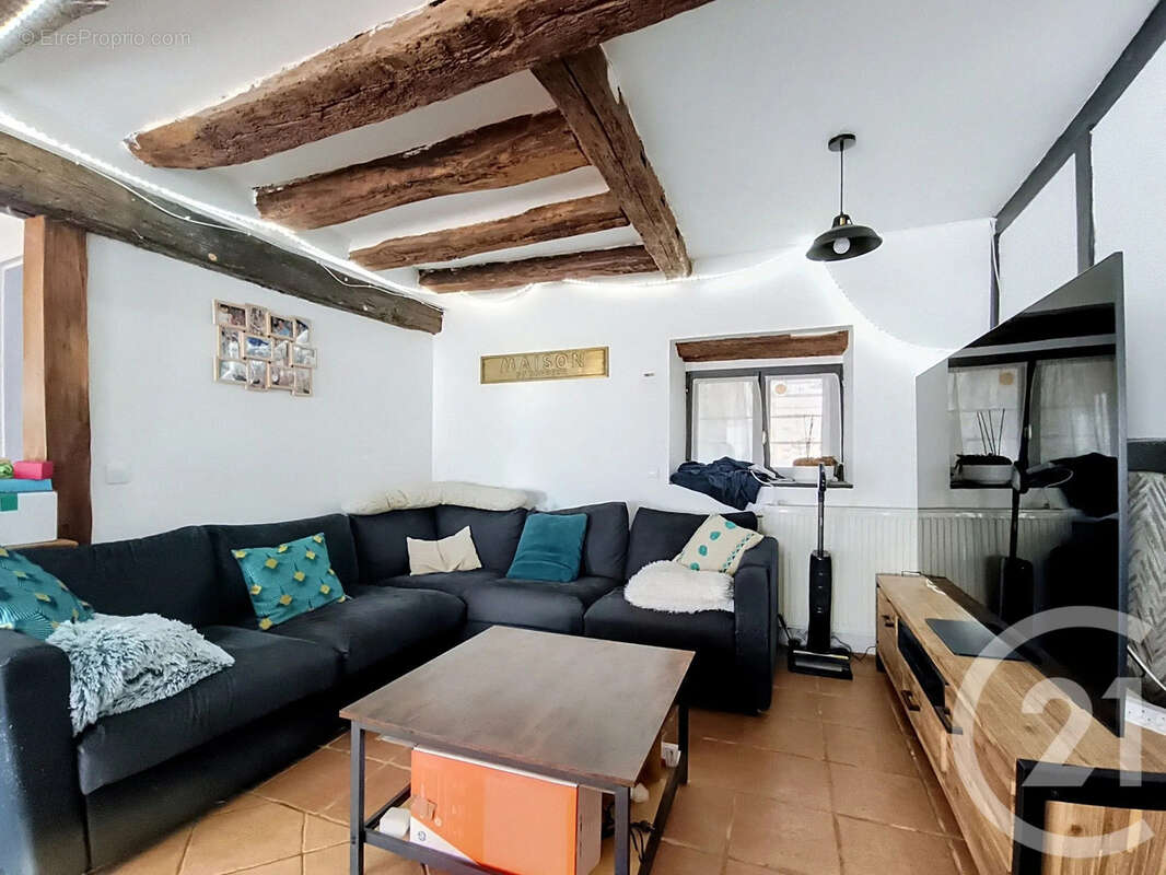 Maison 132 m² à La Croix-En-Brie  - photo 3