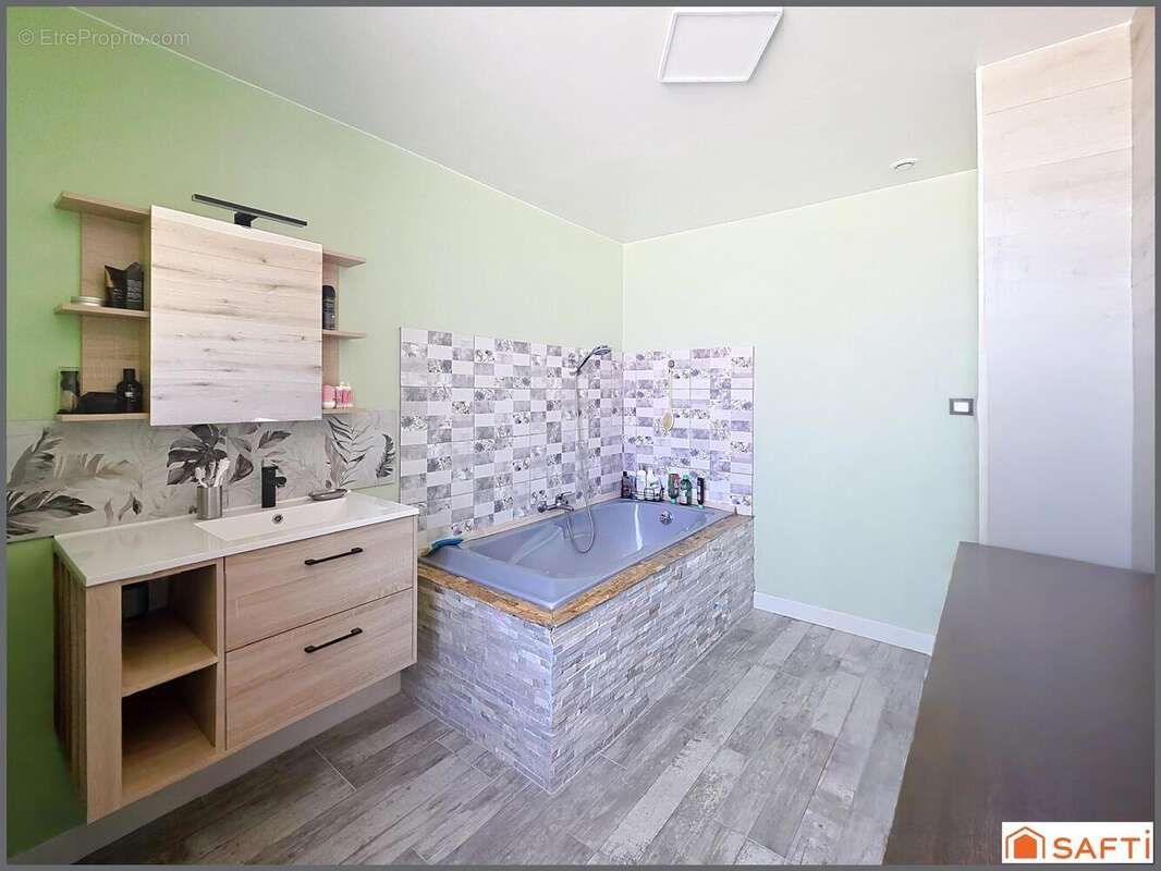 Maison 120 m² à Mortagne-Sur-Sevre  - photo 8
