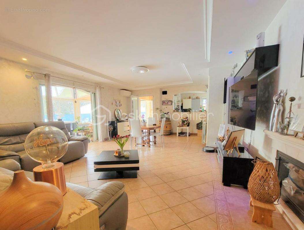 Maison à TRANS-EN-PROVENCE