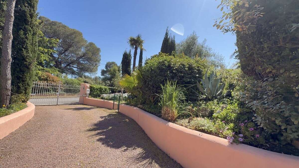 Maison à FREJUS