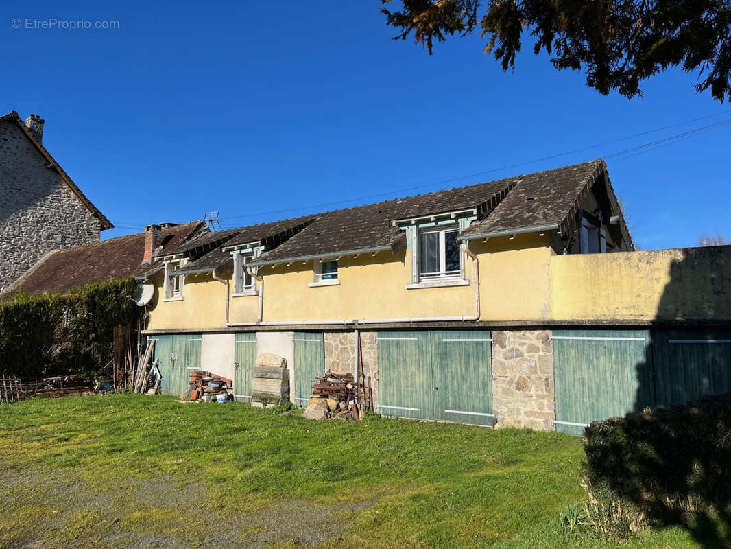 Maison à SAINT-YRIEIX-LA-PERCHE