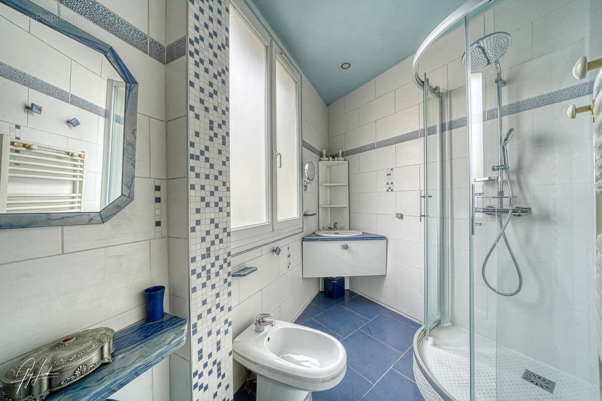 Appartement à PARIS-20E