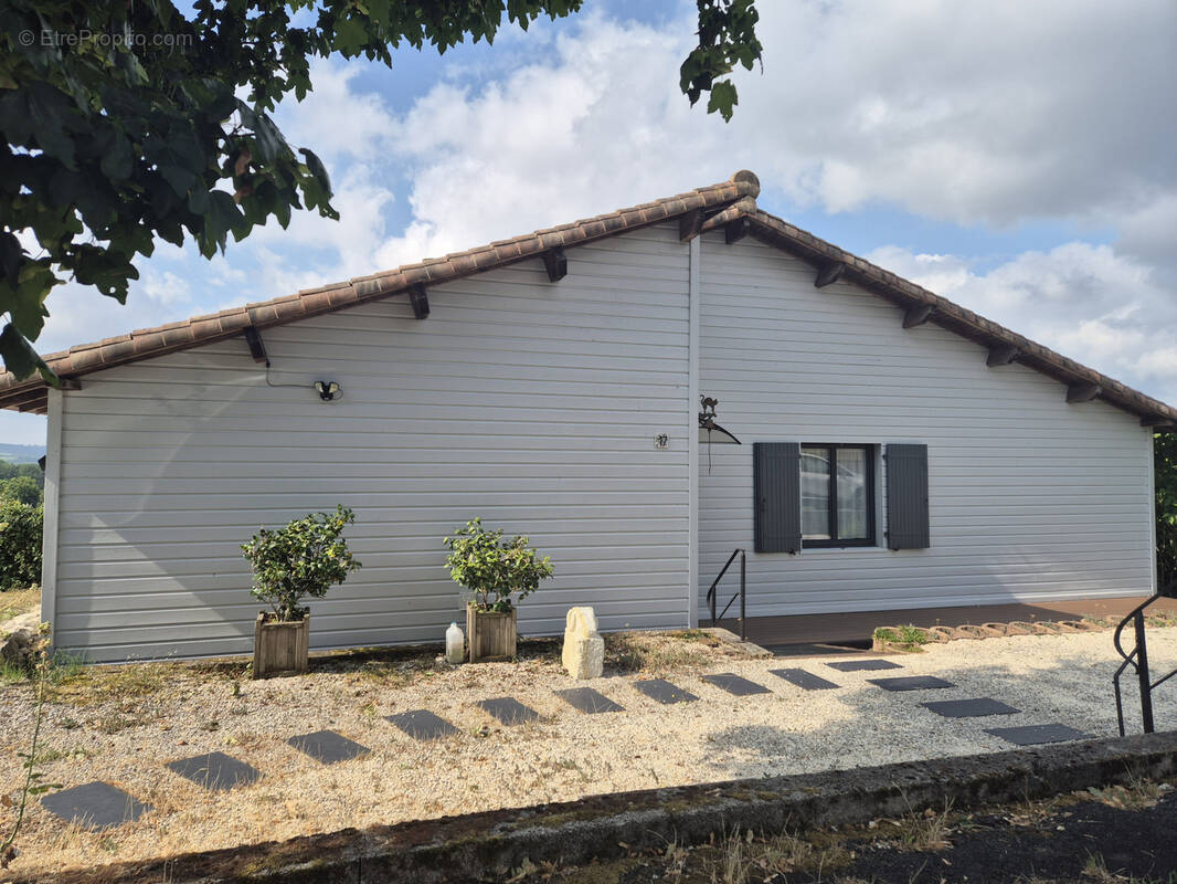 Maison à SAINT-ASTIER