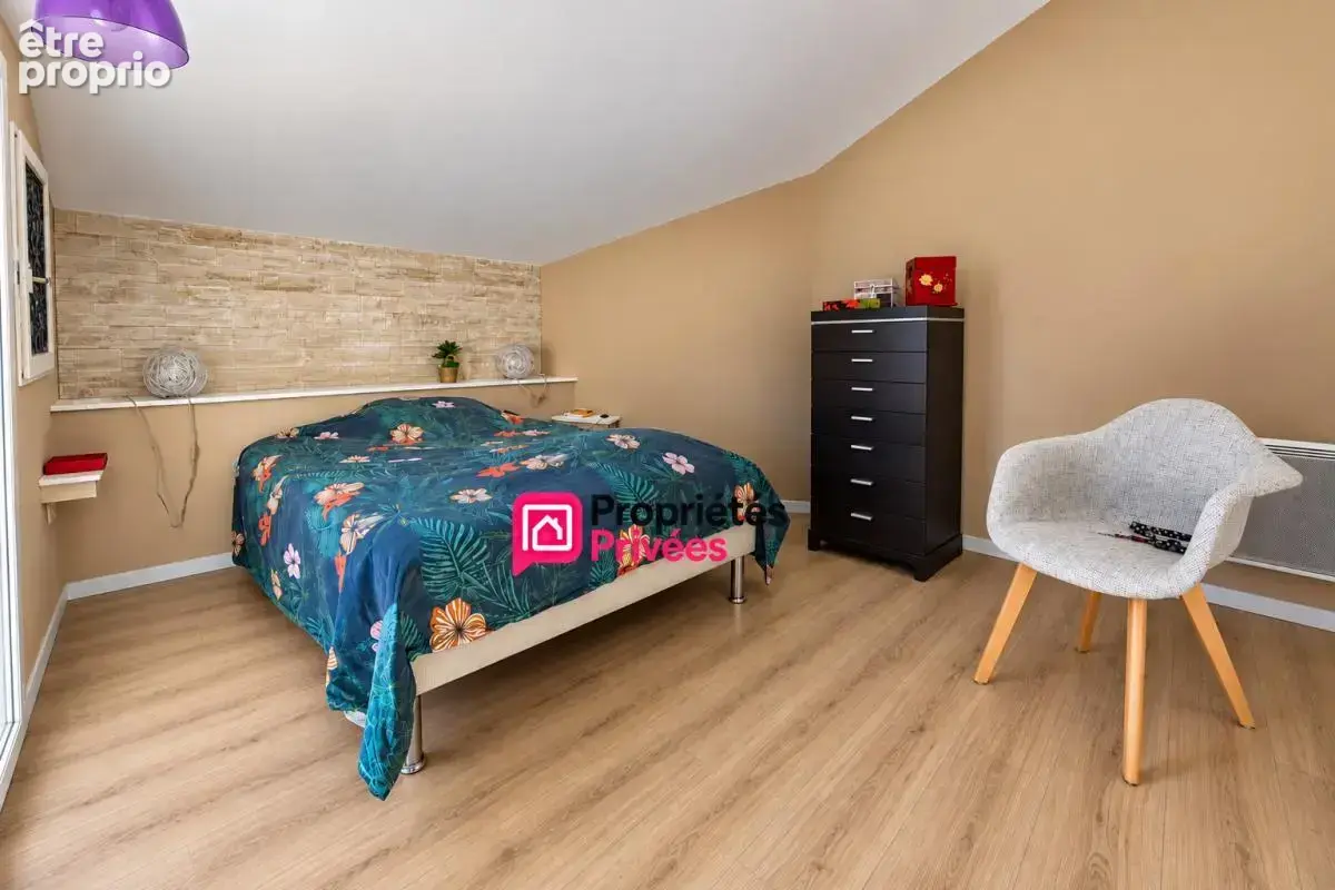 Plain-pied T6 de 123 m² à vendre avec piscine sans vis-à-vis CHÂTEAUGAY 63119 - photo 11