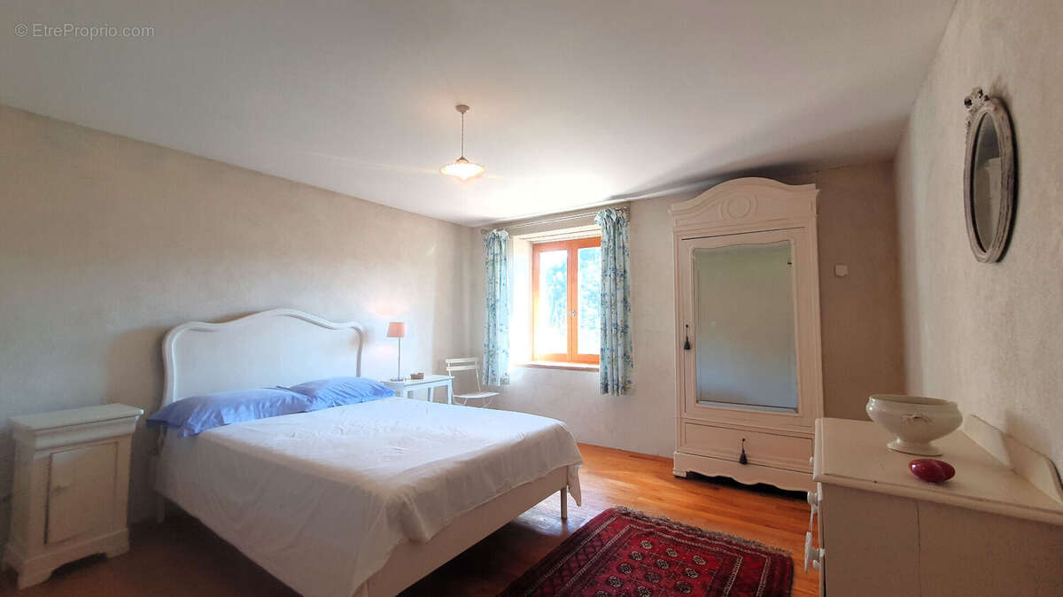Najac. Propriété de caractère rénovée avec vue exceptionnelle - photo 12