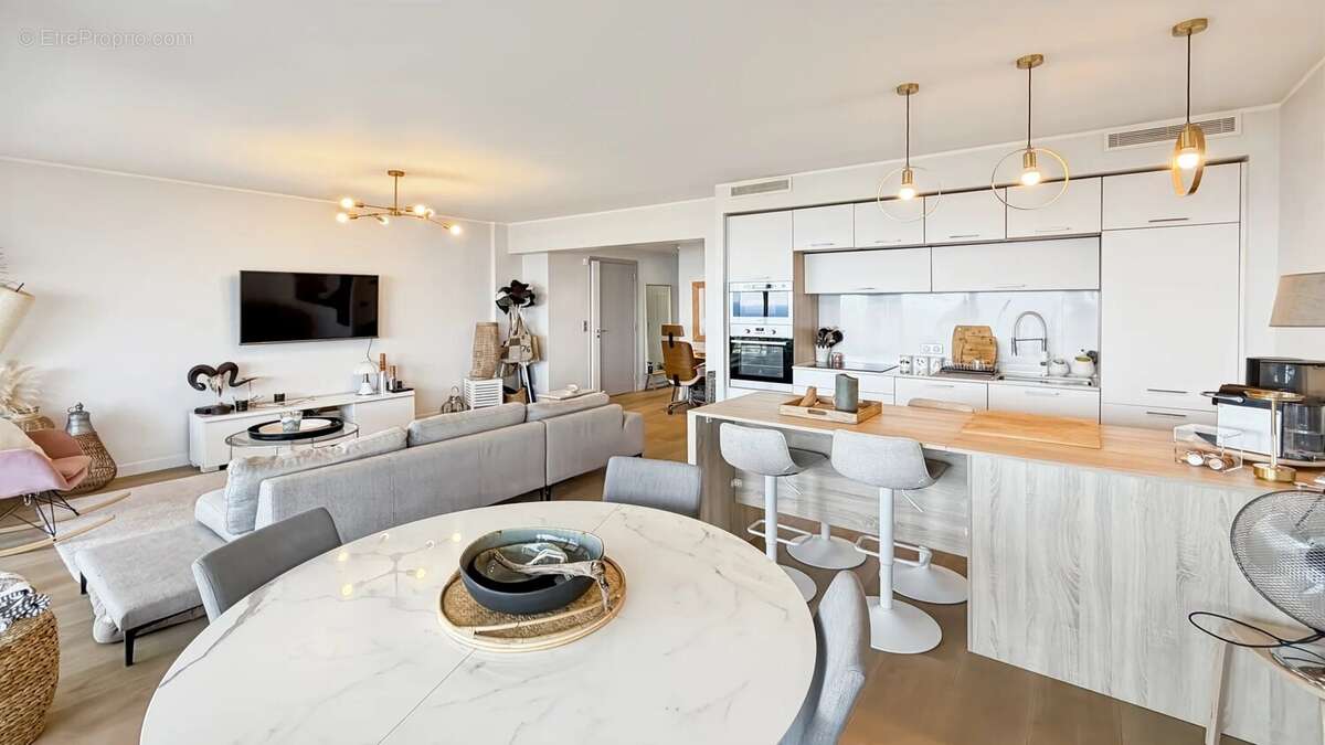 Golfe-Juan – Appartement d’exception avec vue mer panoramique dans résidence de prestige avec piscine et tennis - photo 6