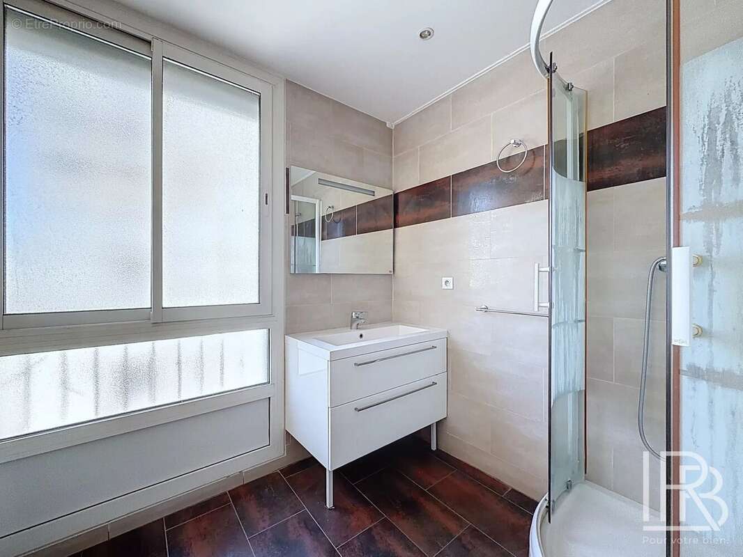 Appartement à MARSEILLE-2E