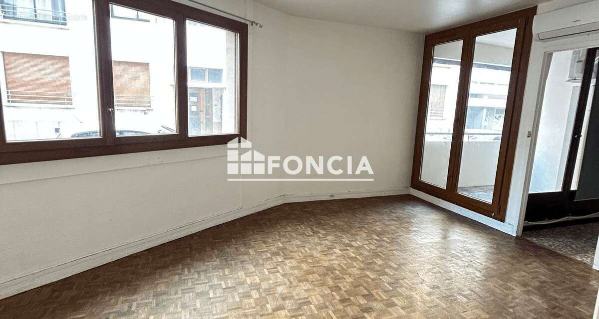 Appartement à MARSEILLE-5E