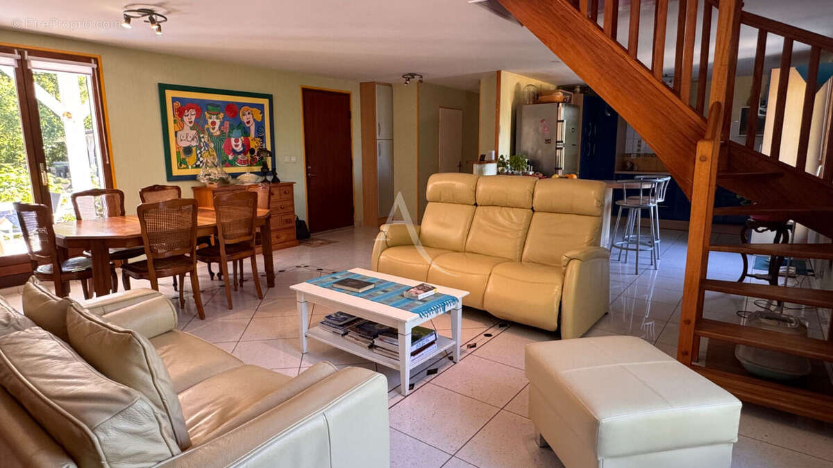 Maison a vendre la chapelle montmartin - photo 3