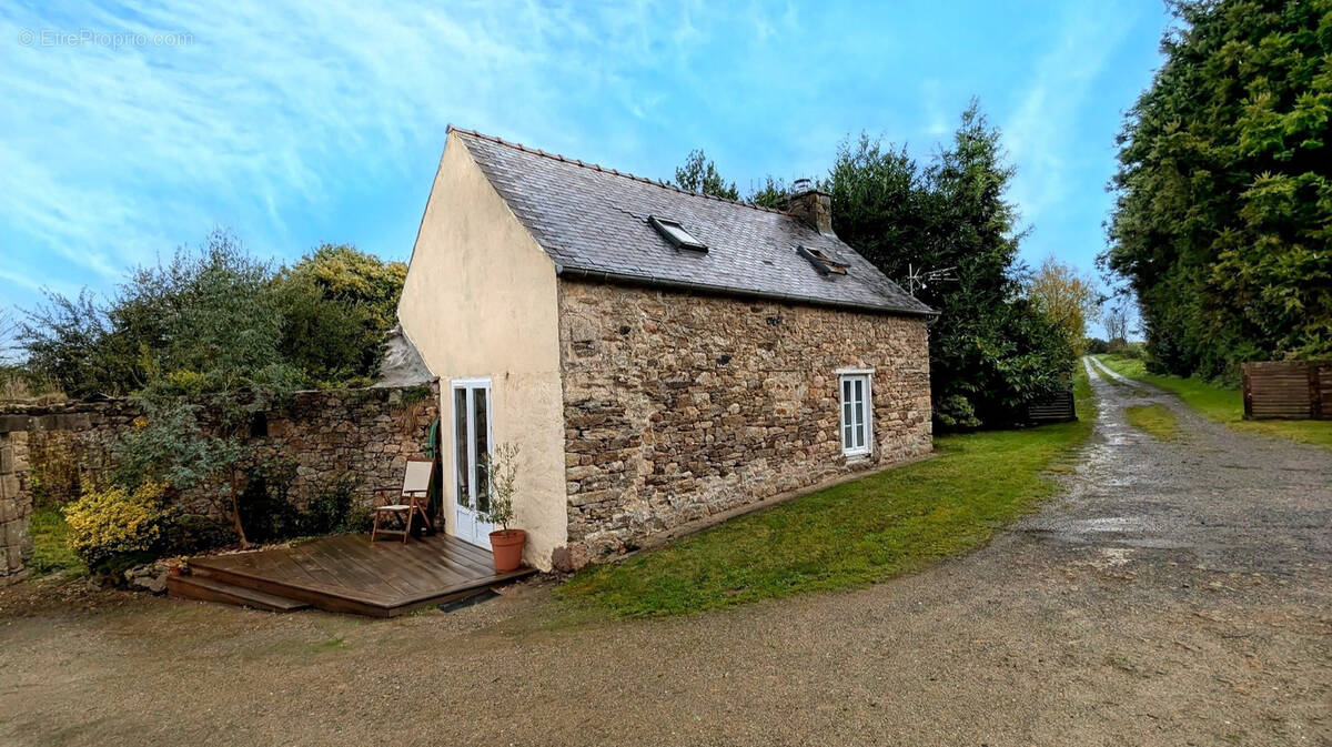 Maison à TREGARANTEC