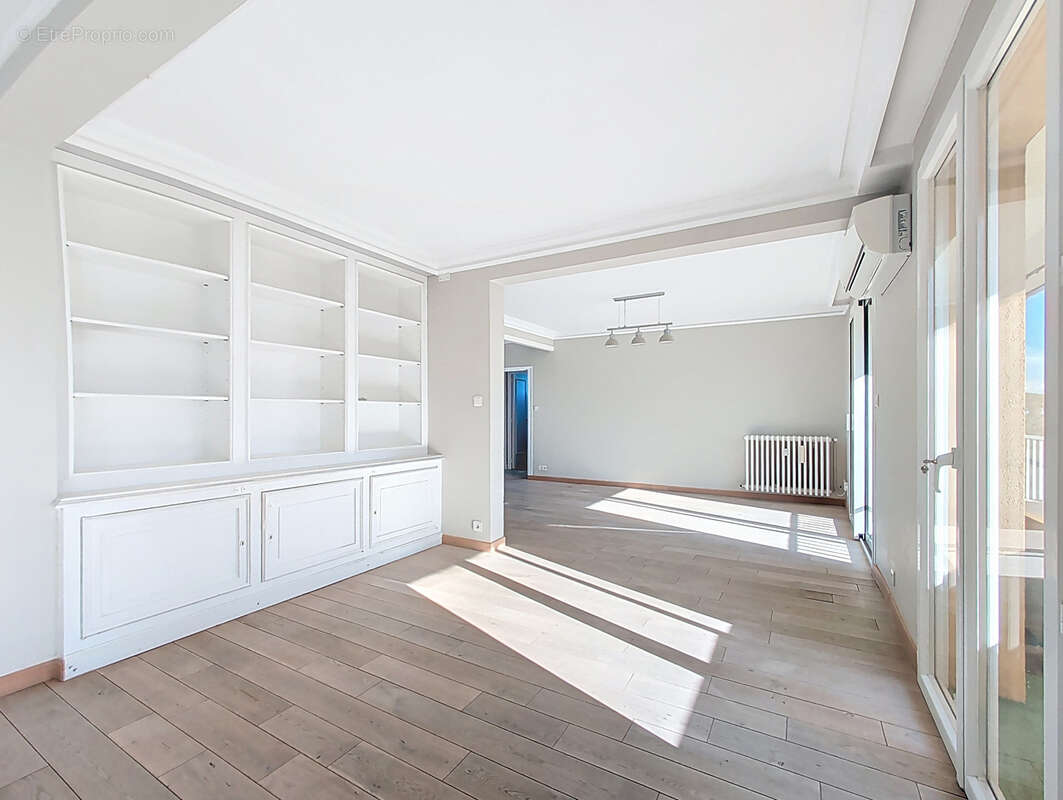 Appartement à VILLENEUVE-LES-AVIGNON