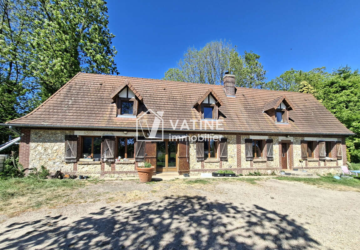Maison à SAINTE-MARIE-DES-CHAMPS