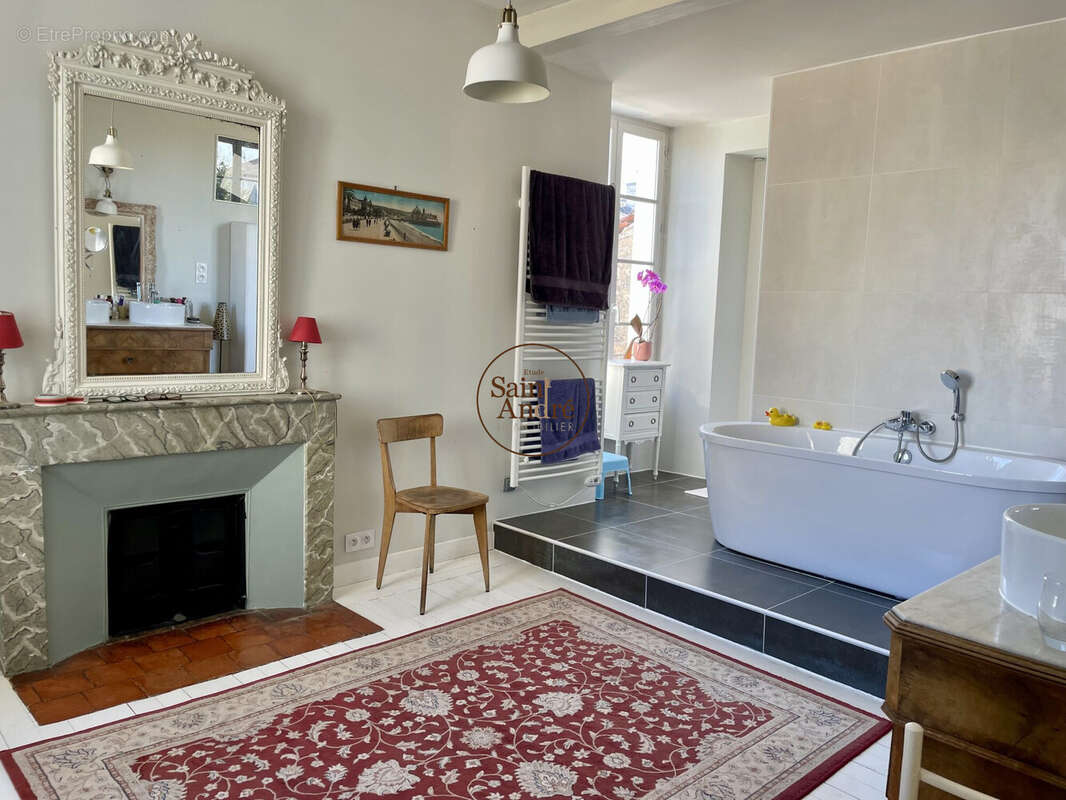Maison à CHATEAUNEUF-SUR-CHARENTE