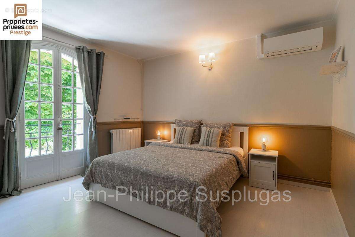 Maison à SAINT-CYR-SUR-MER