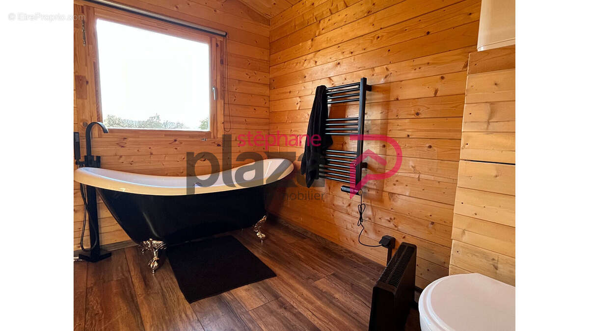 Maison à MONT-SUR-MONNET