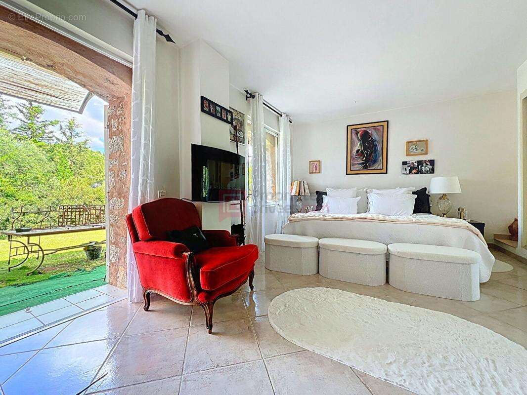 Maison à AURIBEAU-SUR-SIAGNE