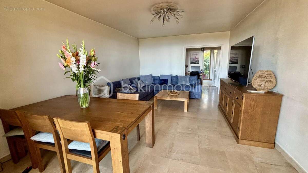 Appartement à VILLENEUVE-LOUBET