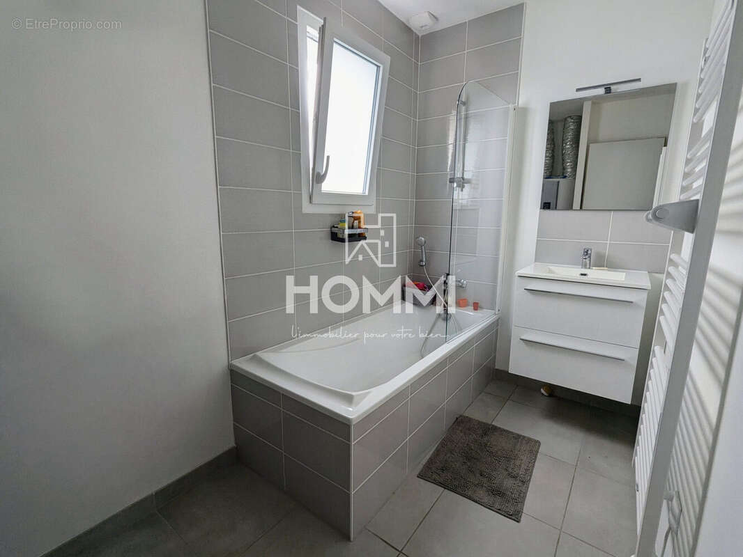 Maison 86 m² à Isse  - photo 5