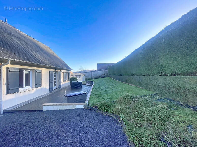 Maison à LA RIVIERE-SAINT-SAUVEUR