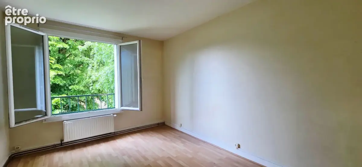 Appartement à Saint Martin d'Etampes de 4 pièces avec balcon, place de stationnement et cave proche gare RER C. à 2.2 km. - photo 2