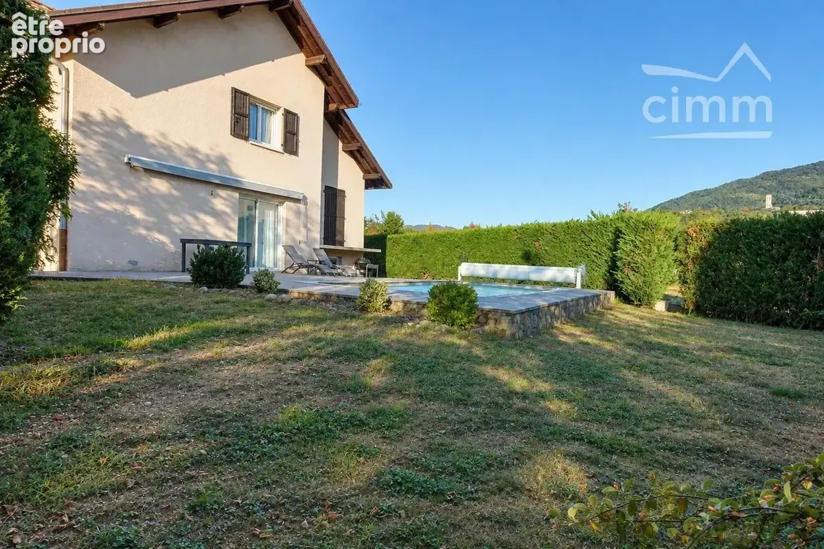 Spacieuse maison familiale de 177 m² avec piscine et dépendances - photo 3