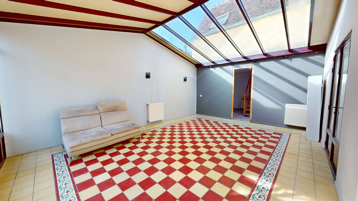 Maison à NEAUPHLE-LE-VIEUX