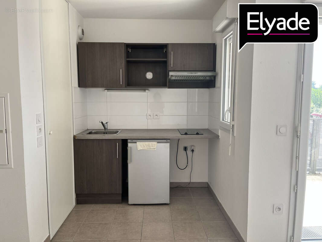 Appartement 42 m² à Bassens  - photo 2