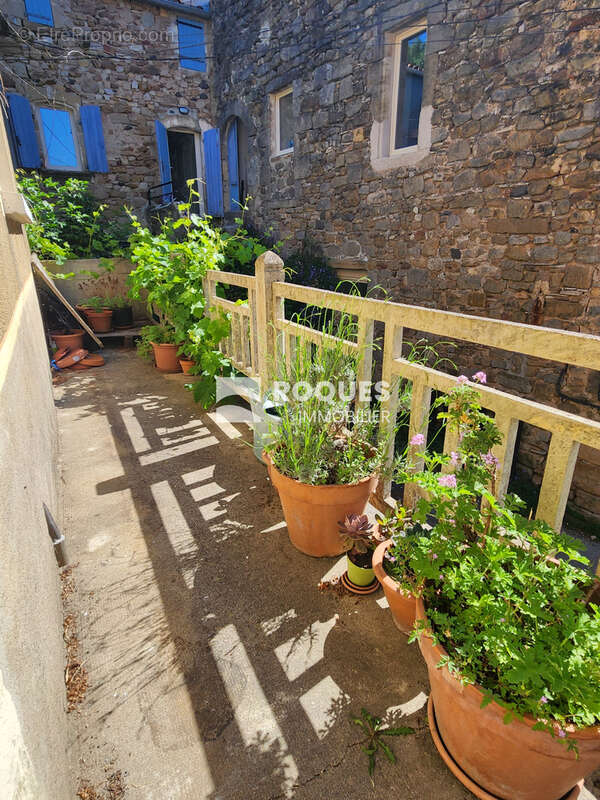 Les Plans, Maison de village avec terrasse et jardin ! - photo 3