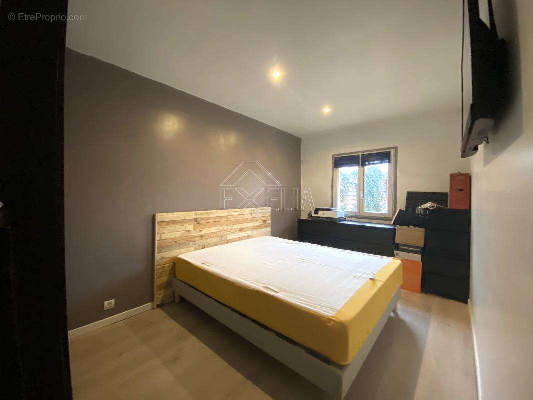 Maison à LIMETZ-VILLEZ