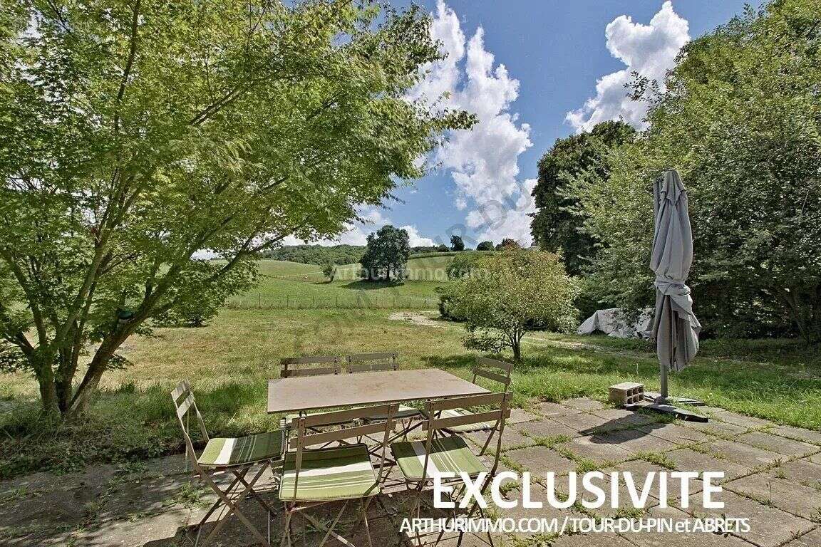 Maison à MONTFERRAT