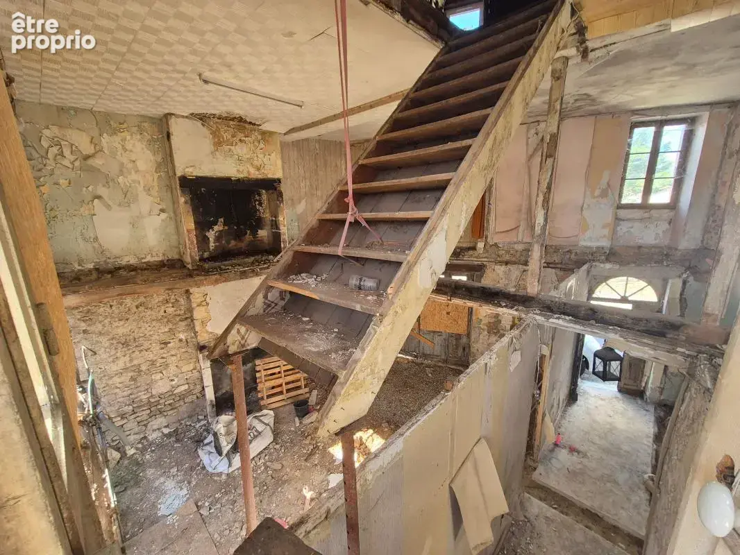 Maison à rénover entièrement au cœur du village – Thenon - photo 5
