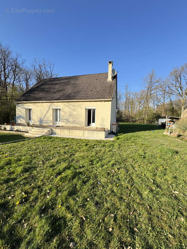 Maison à BAZOCHES-SUR-LE-BETZ