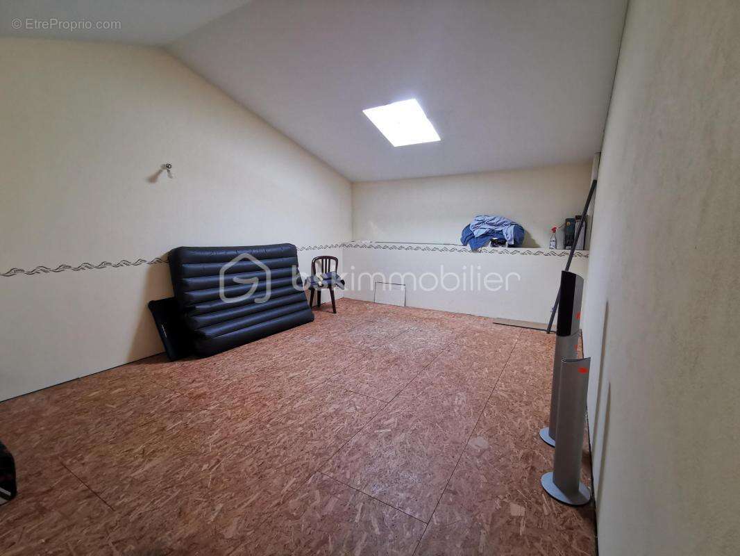 Appartement à SAINT-GENIS-DE-SAINTONGE