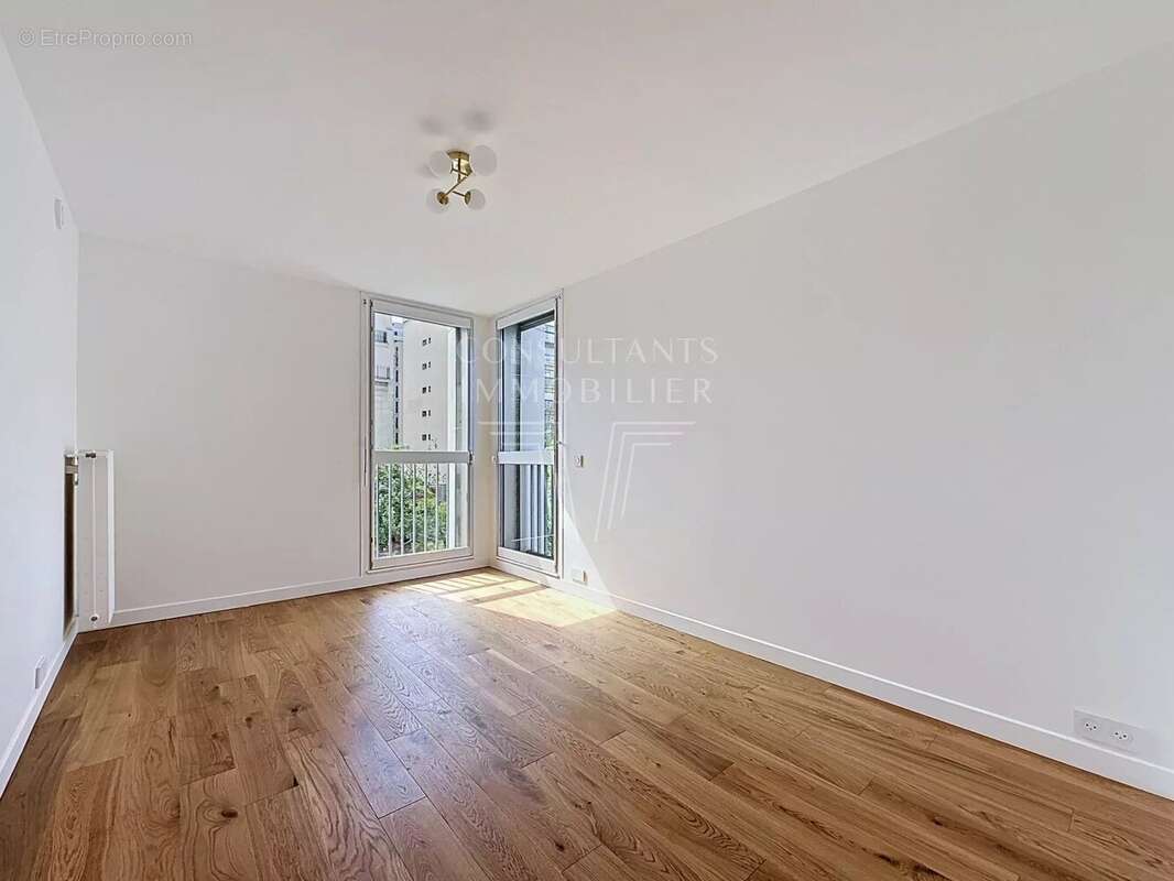 Appartement à PARIS-15E