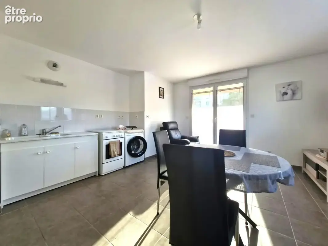 Appartement T3, terrasse, place de parking - photo 2
