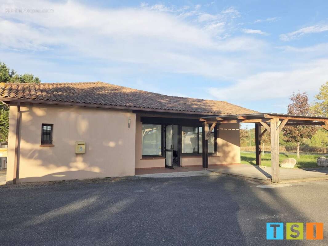 Commerce à PEGUILHAN