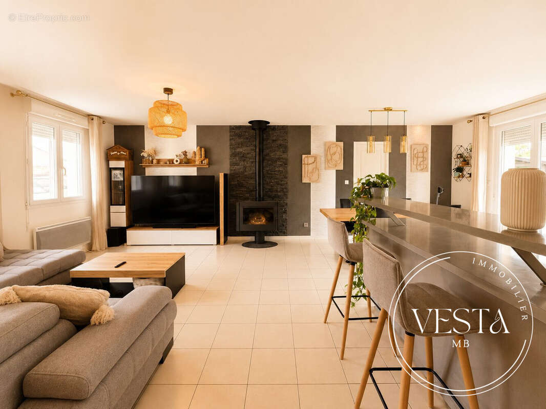 Maison 92 m² à Treclun  - photo 7