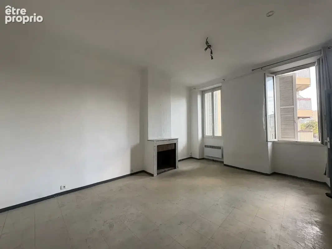 MARSEILLE 4ᵉ   CHUTES-LAVIE  T1 de 35 m2 Sud-Est lumineux, immeuble rénové  Idéal investisseur ou premier ac - photo 4