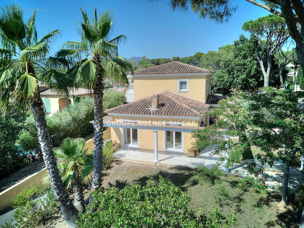 Villa néo-provençale 6 pièces à vendre à Saint Raphaël - Bas du Golf de Valescure - photo 3