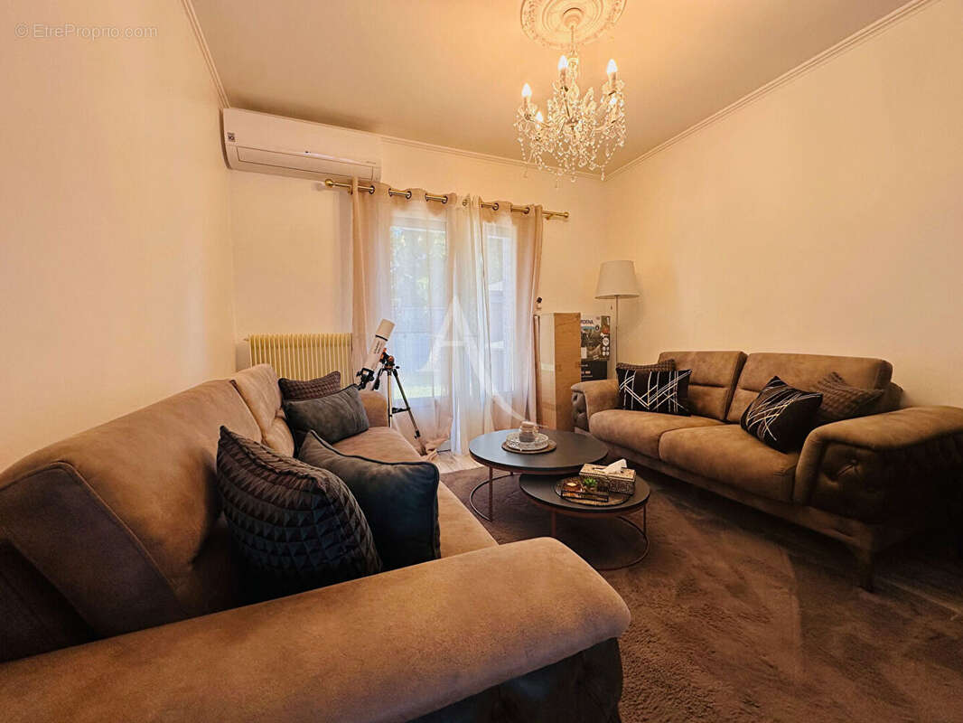 Maison à SAINT-SULPICE-DE-POMMERAY