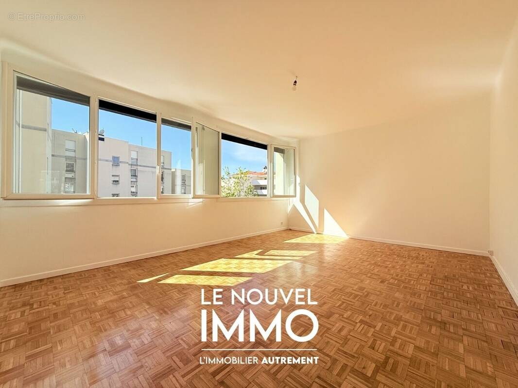 Appartement à ROGNAC