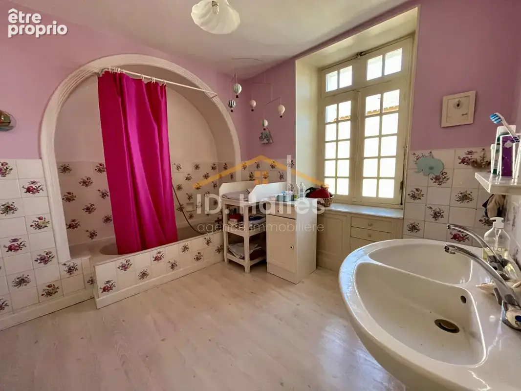 209 m² au c?ur de craon - photo 11