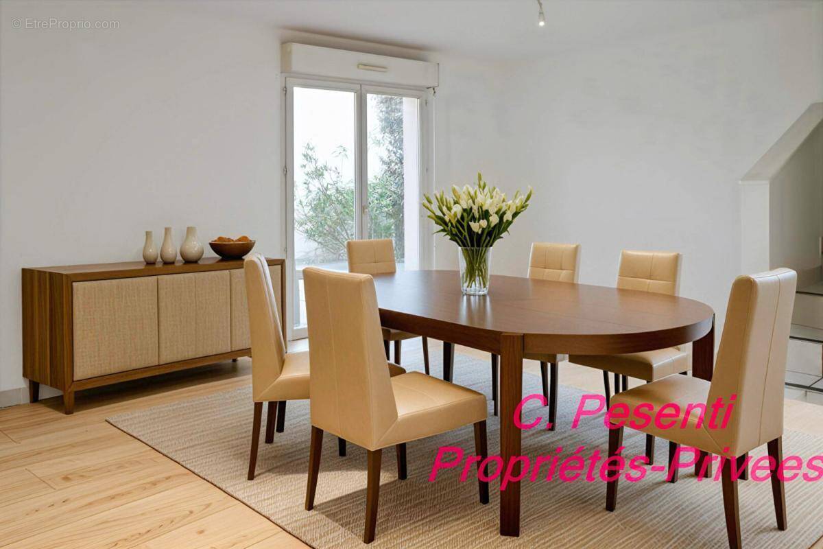 Maison à SAINT-THIBAULT-DES-VIGNES