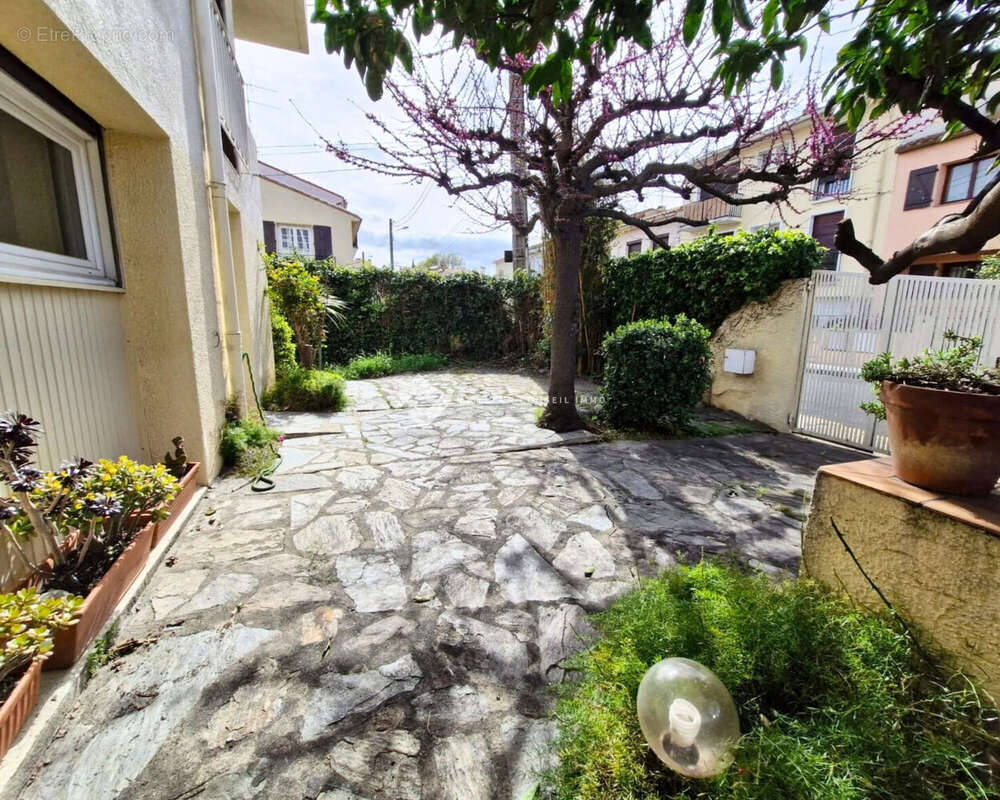 Maison 270 m² à Perpignan  - photo 2