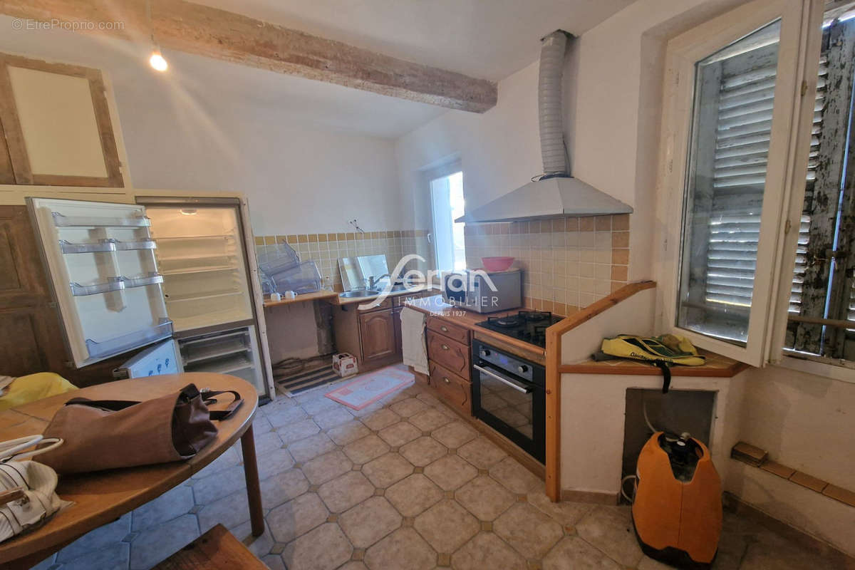 Appartement à SALERNES