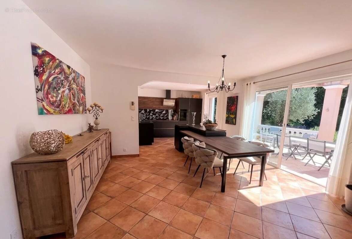 Maison à TOURVES