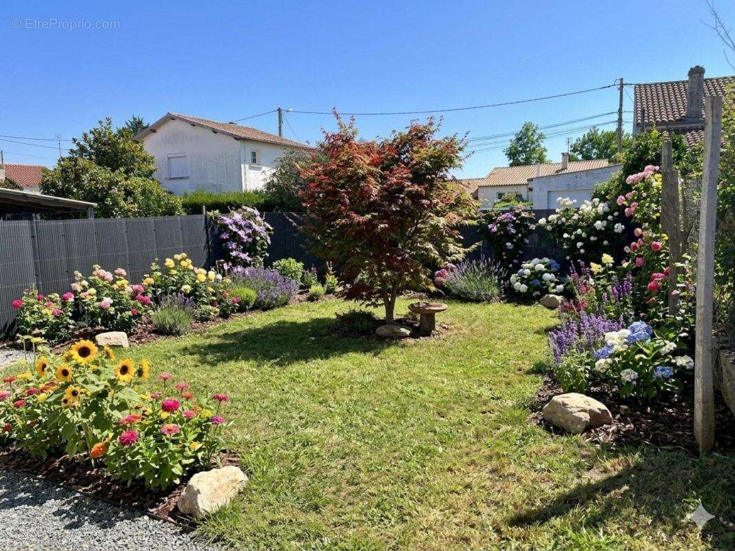 Maison 85 m² à Saintes  - photo 10