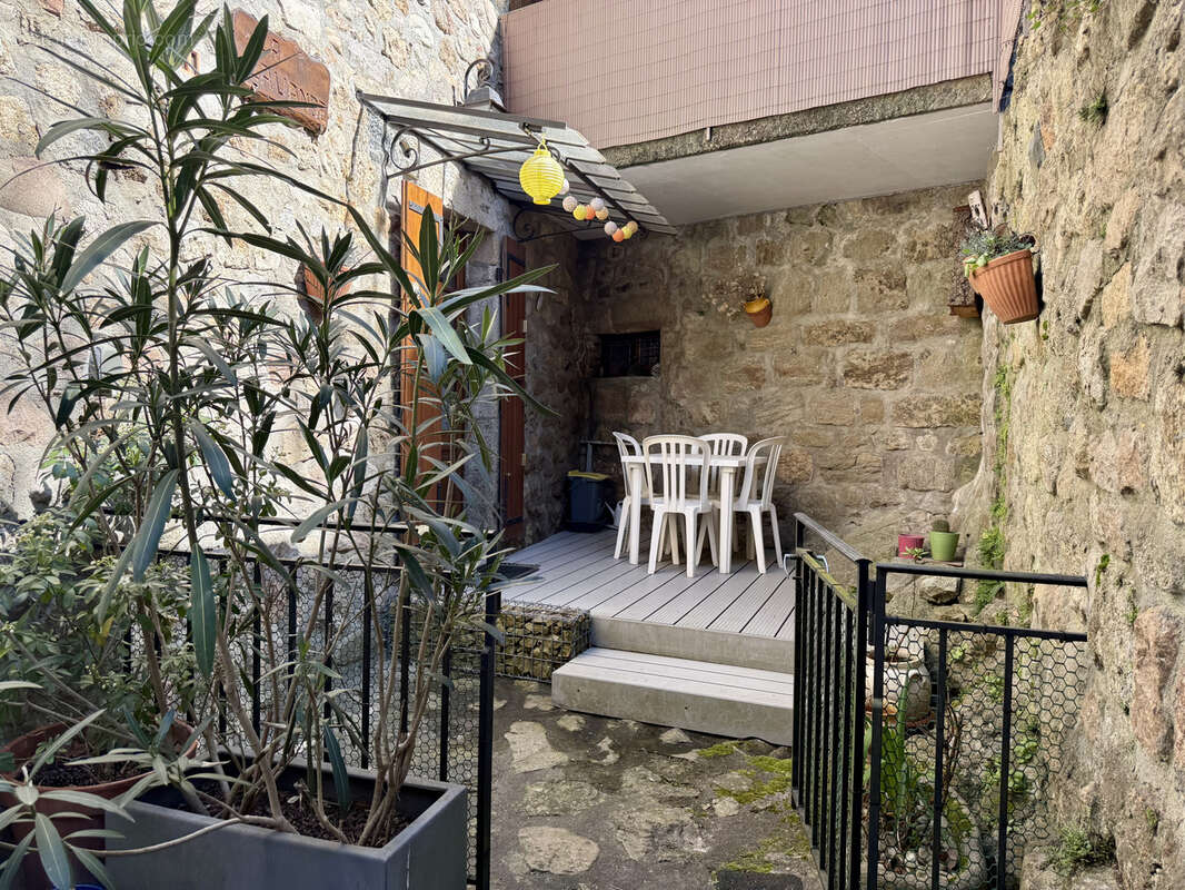 Appartement à ANTRAIGUES-SUR-VOLANE